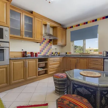 Vila Riad Latifa - Authentic Riad With Jacuzzi In Albufeira